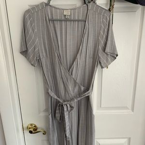 Adorable gray jumpsuit